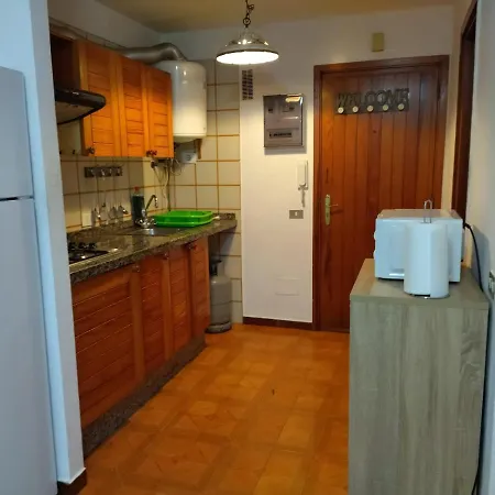One Bedroom With Pool, 100 Meters From The Beach 公寓 *