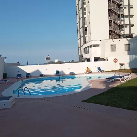 One Bedroom With Pool, 100 Meters From The Beach 公寓 *